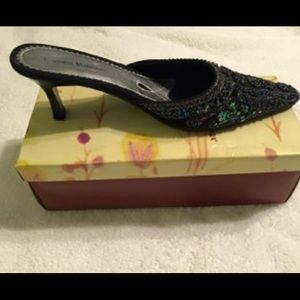 Sequins shoe with 2” heal